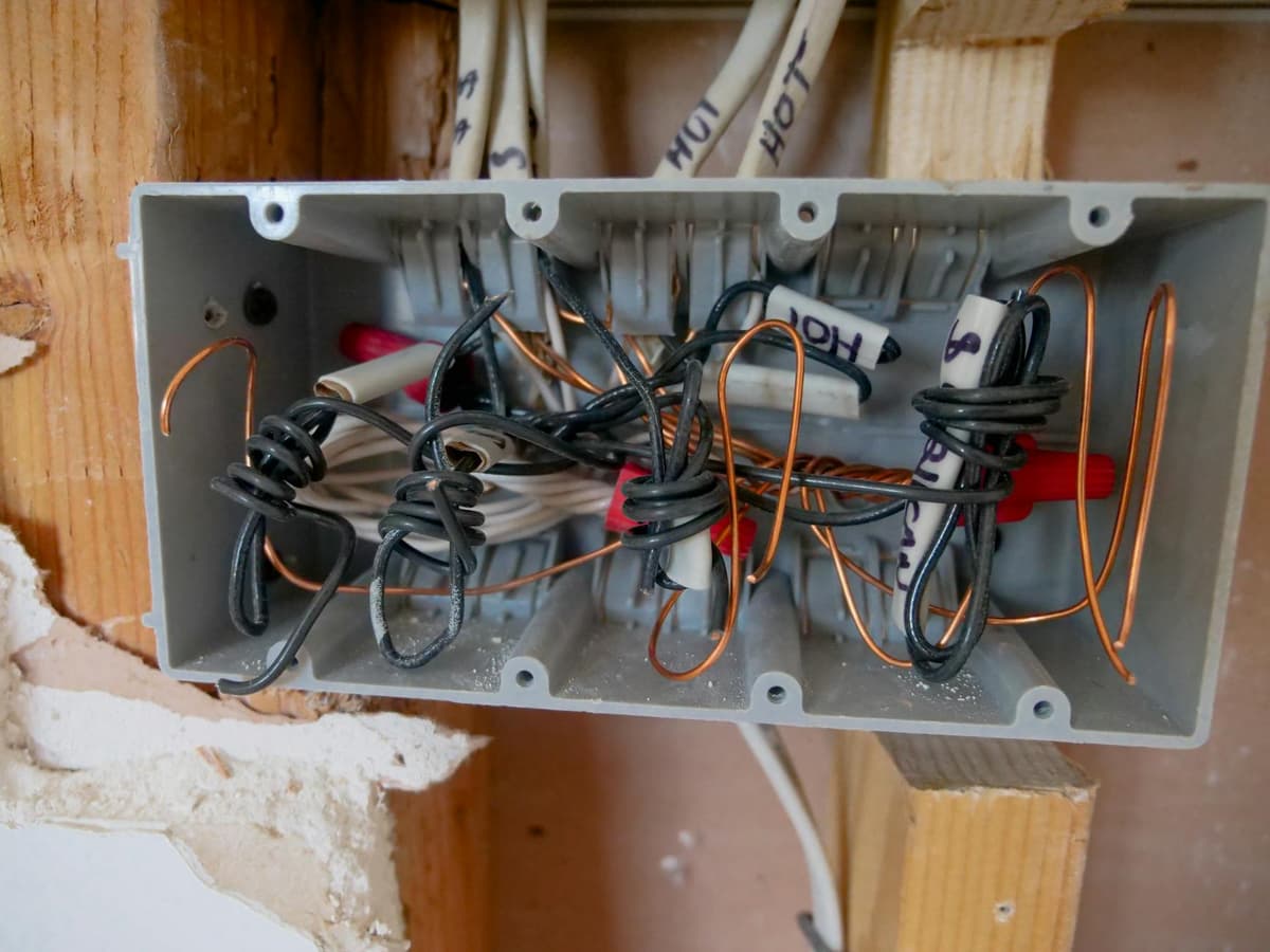 aluminum wiring in an older home electrical panel
