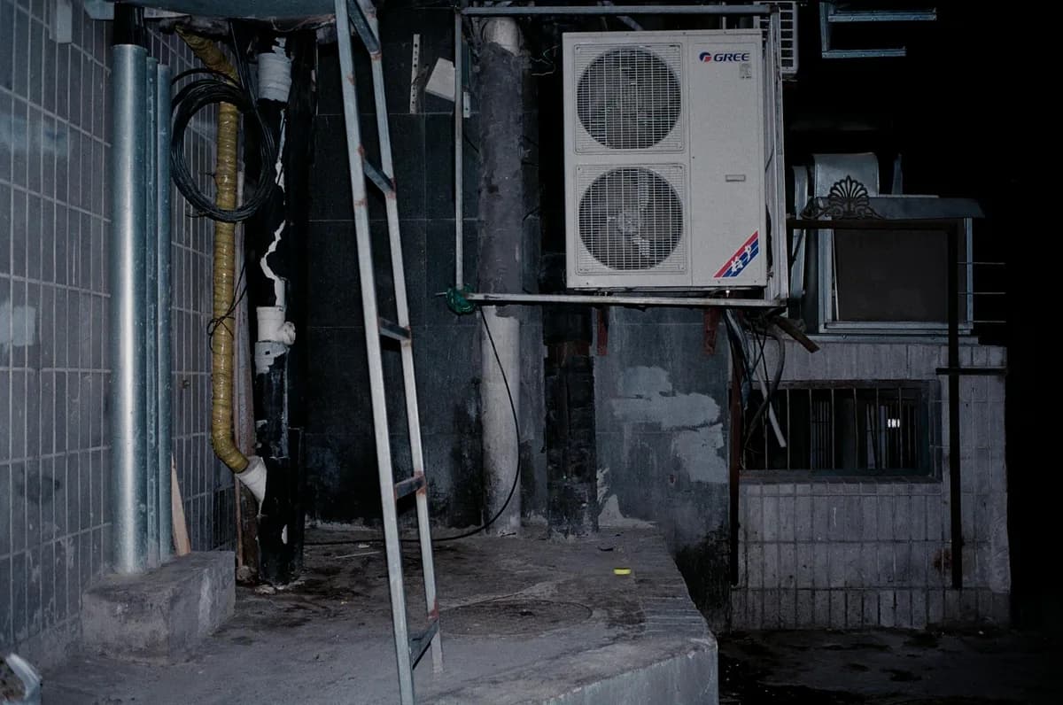HVAC contractor working in Colorado Springs, CO