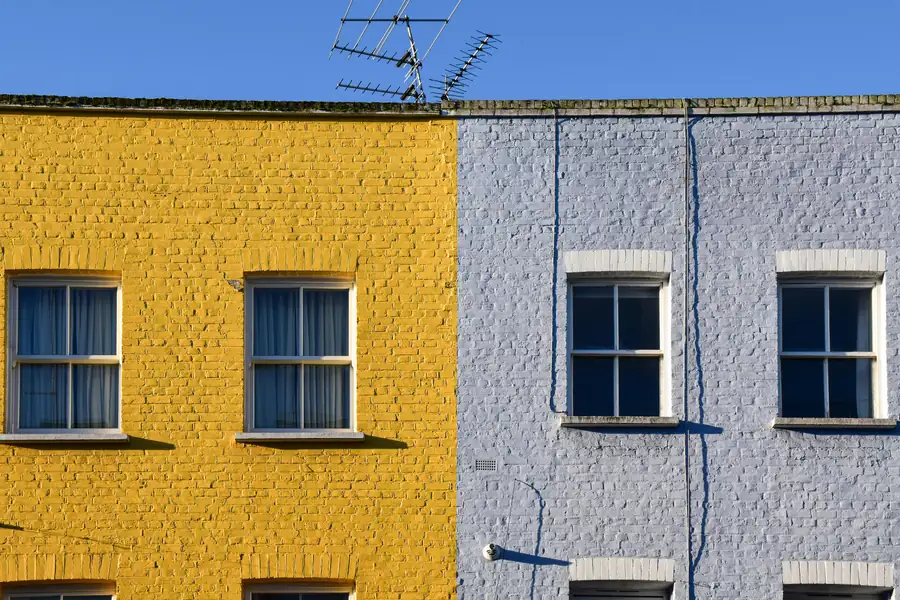 Painting contractor working in Glasgow, UK