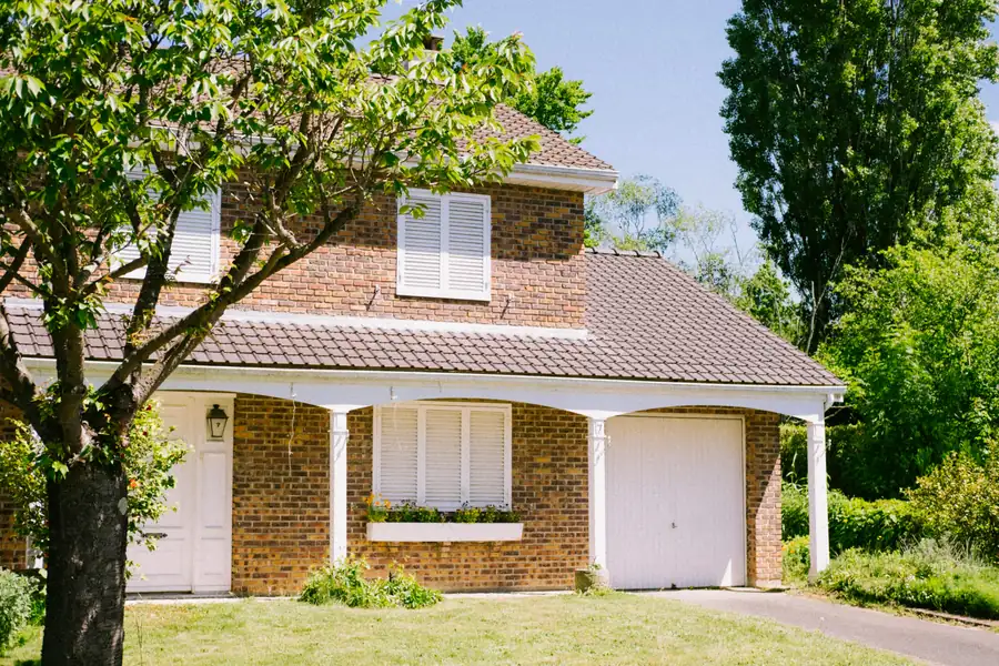 Pest Control work on a residential property in Brampton, ON