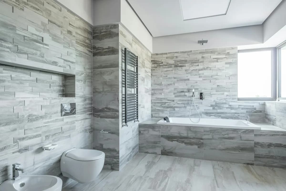 Plumbing contractor working in Cleveland, OH