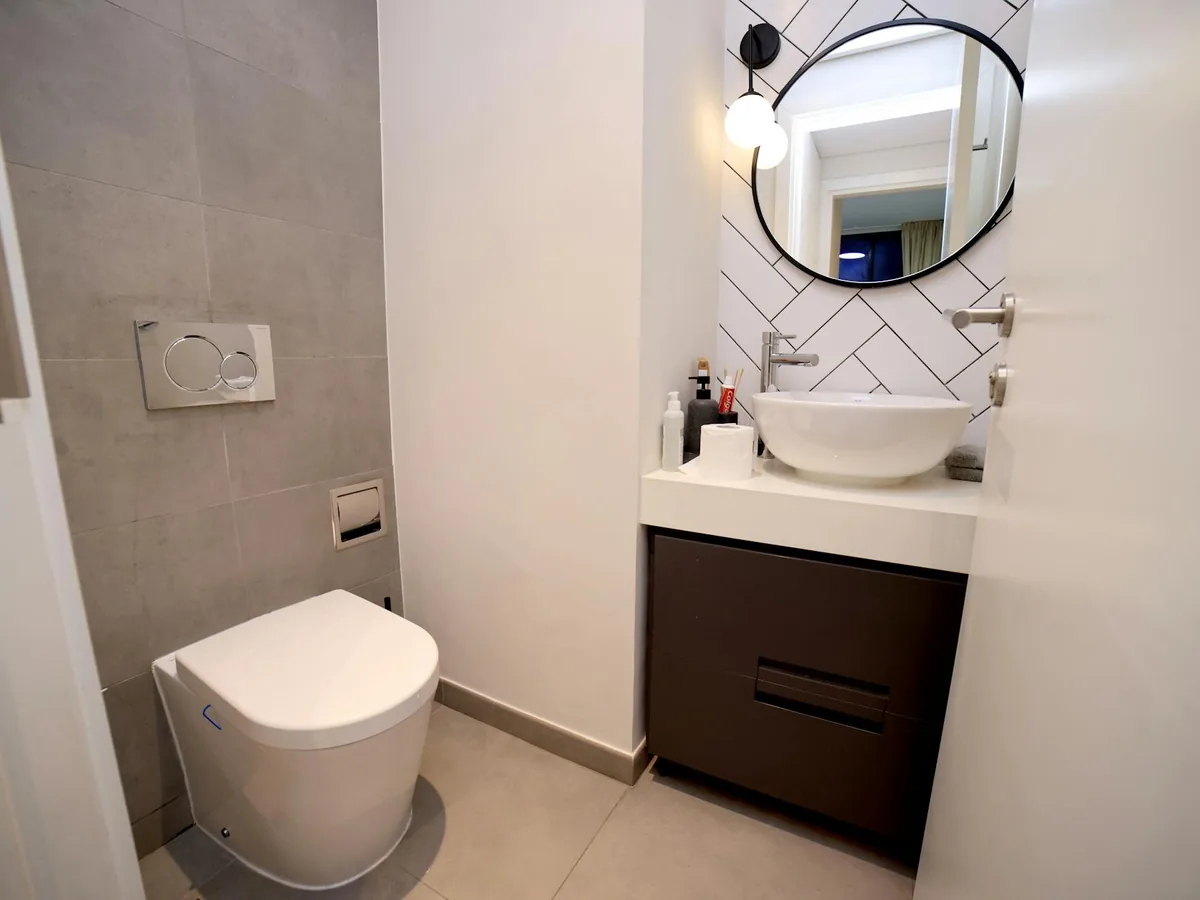 Plumbing contractor working in Las Vegas, NV