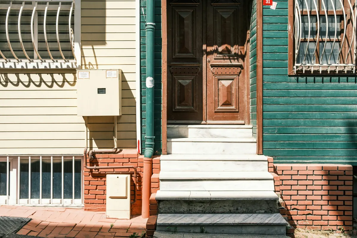 Siding contractor working in Jacksonville, FL