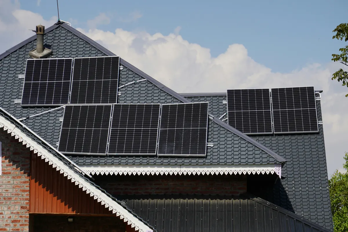 Solar contractor working in Austin, TX