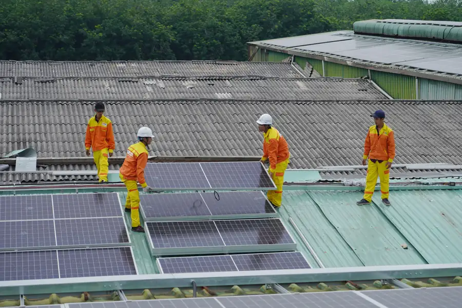 Solar contractor working in Edmonton, AB