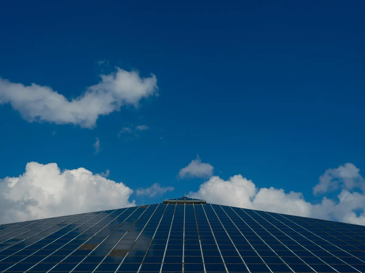 Solar contractor working in Miami, FL